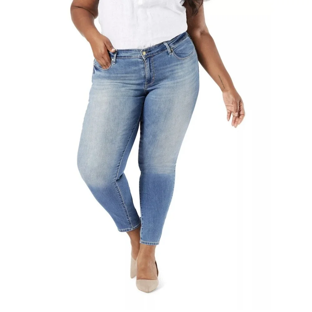 Signature by Levi Strauss &‎ Co. Sz 28 M  Plus Modern Skinny Jean Simply Stretch